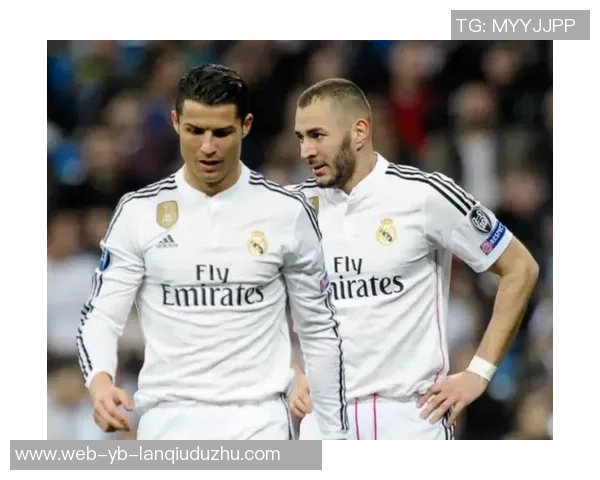 C罗干预本泽马转会引发坎特恩内斯里转会签约延迟问题